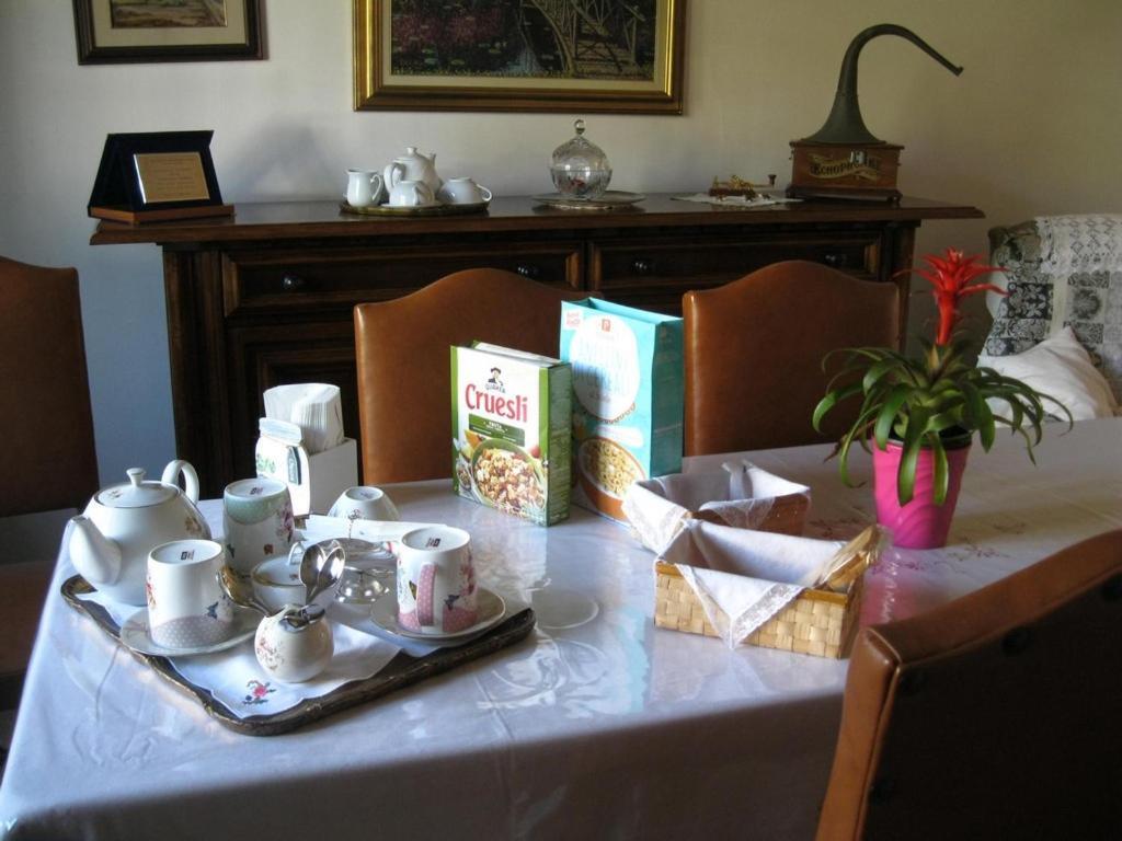 Malnate La Casa Dei Pini Bed & Breakfast エクステリア 写真