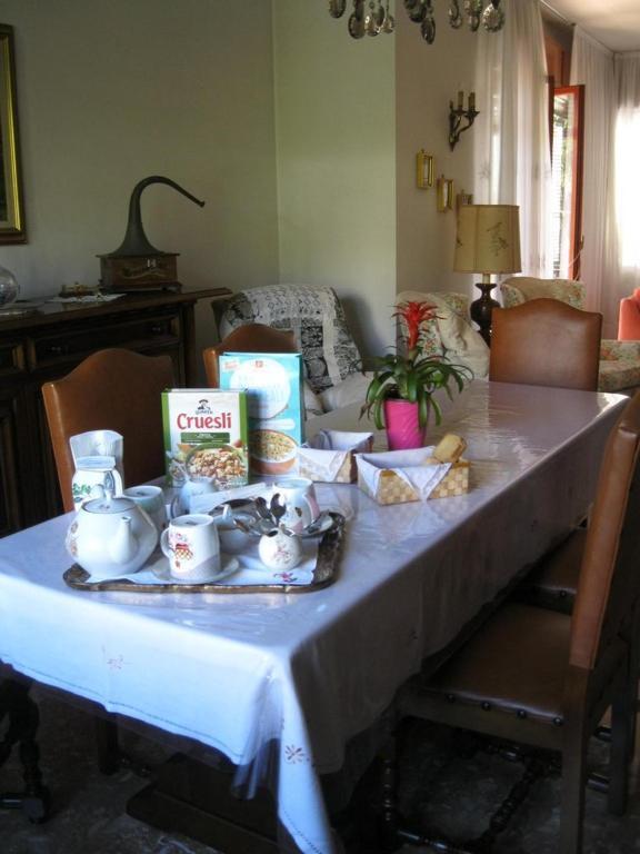 Malnate La Casa Dei Pini Bed & Breakfast エクステリア 写真