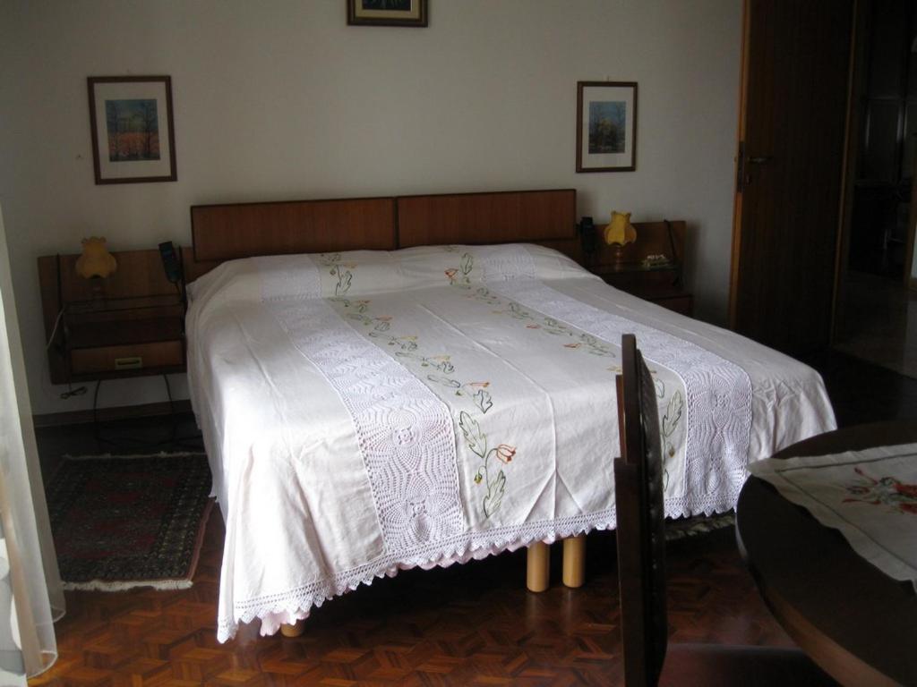Malnate La Casa Dei Pini Bed & Breakfast エクステリア 写真