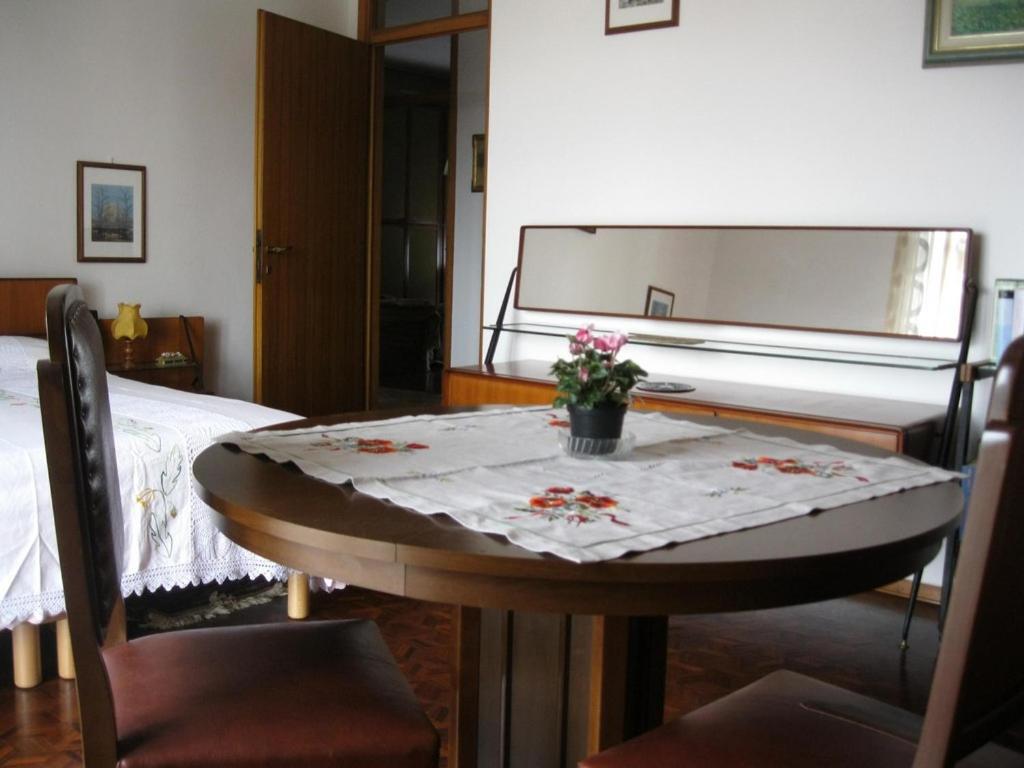 Malnate La Casa Dei Pini Bed & Breakfast エクステリア 写真