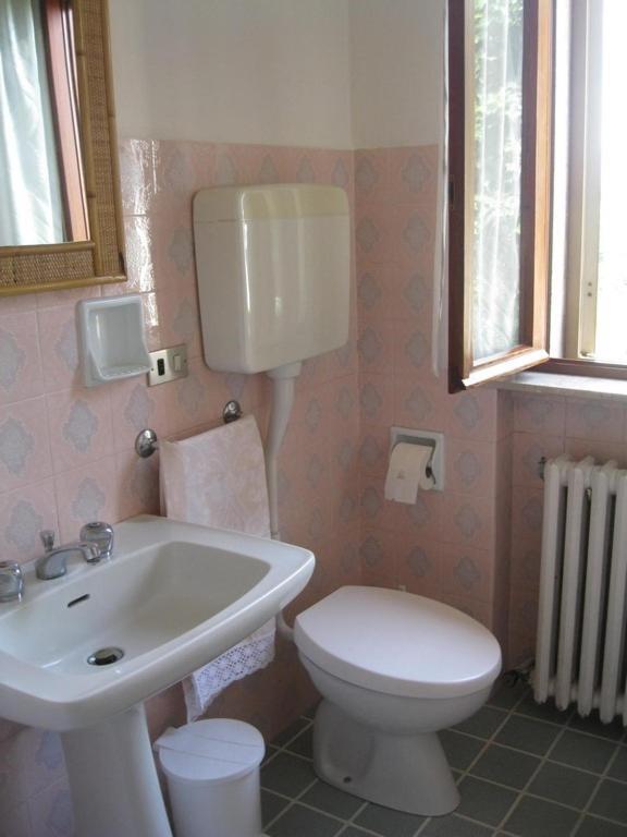 Malnate La Casa Dei Pini Bed & Breakfast エクステリア 写真